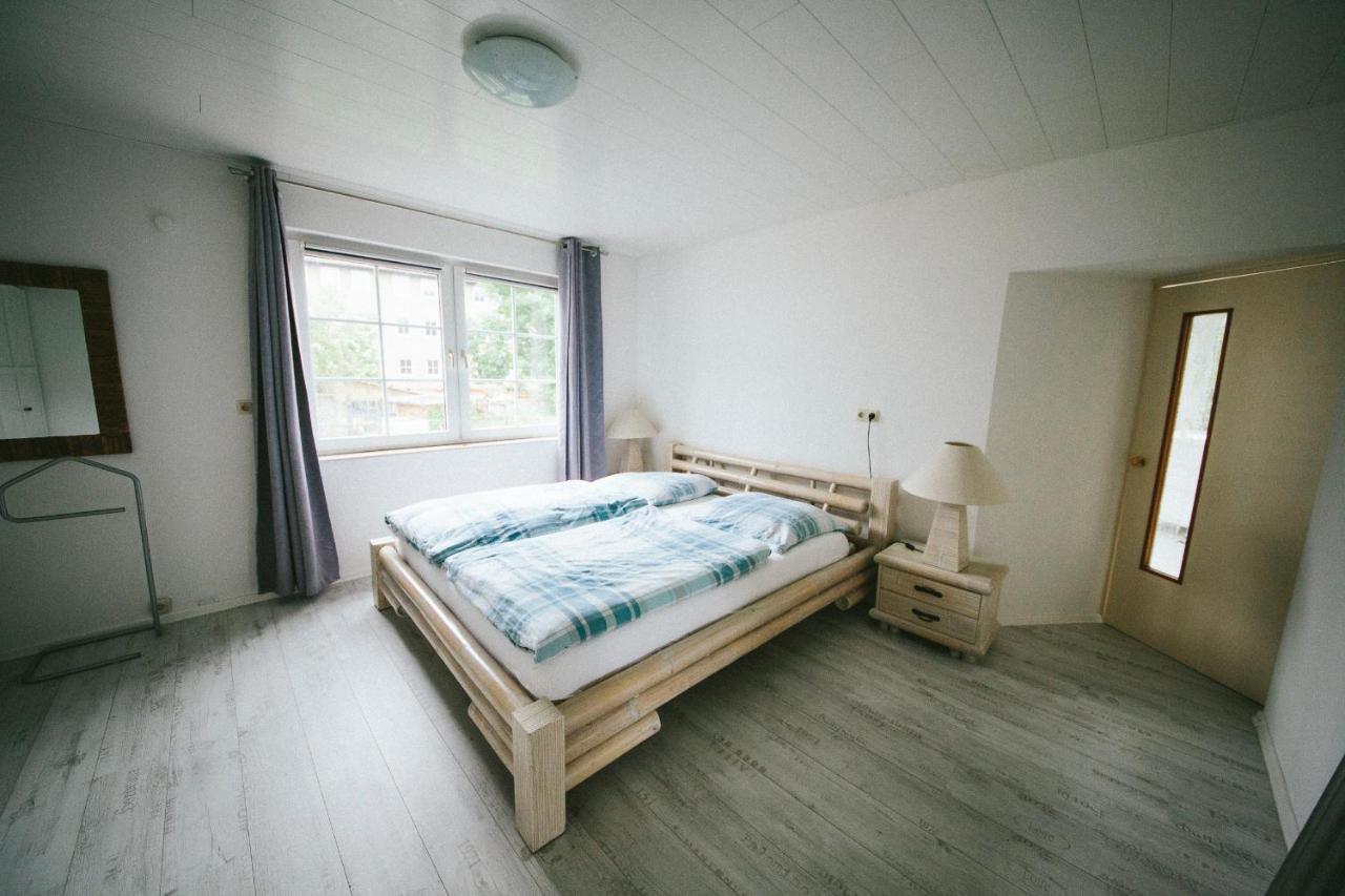 Grosse & Voll Ausgestattete Apartments, Studios, Doppelzimmer, Workspace, Parkplatz, Netflix, Prime & Schnelles Wifi In Ruhiger Lage Mit Garten รูโดลชตัดท์ ภายนอก รูปภาพ
