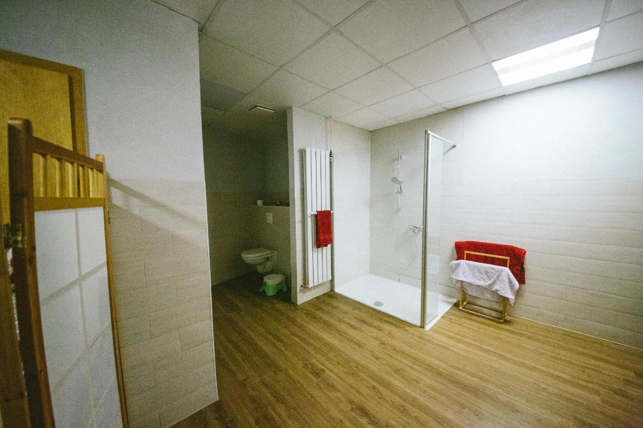 Grosse & Voll Ausgestattete Apartments, Studios, Doppelzimmer, Workspace, Parkplatz, Netflix, Prime & Schnelles Wifi In Ruhiger Lage Mit Garten รูโดลชตัดท์ ภายนอก รูปภาพ