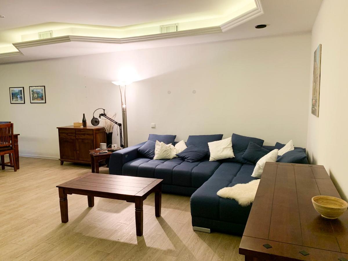 Grosse & Voll Ausgestattete Apartments, Studios, Doppelzimmer, Workspace, Parkplatz, Netflix, Prime & Schnelles Wifi In Ruhiger Lage Mit Garten รูโดลชตัดท์ ภายนอก รูปภาพ