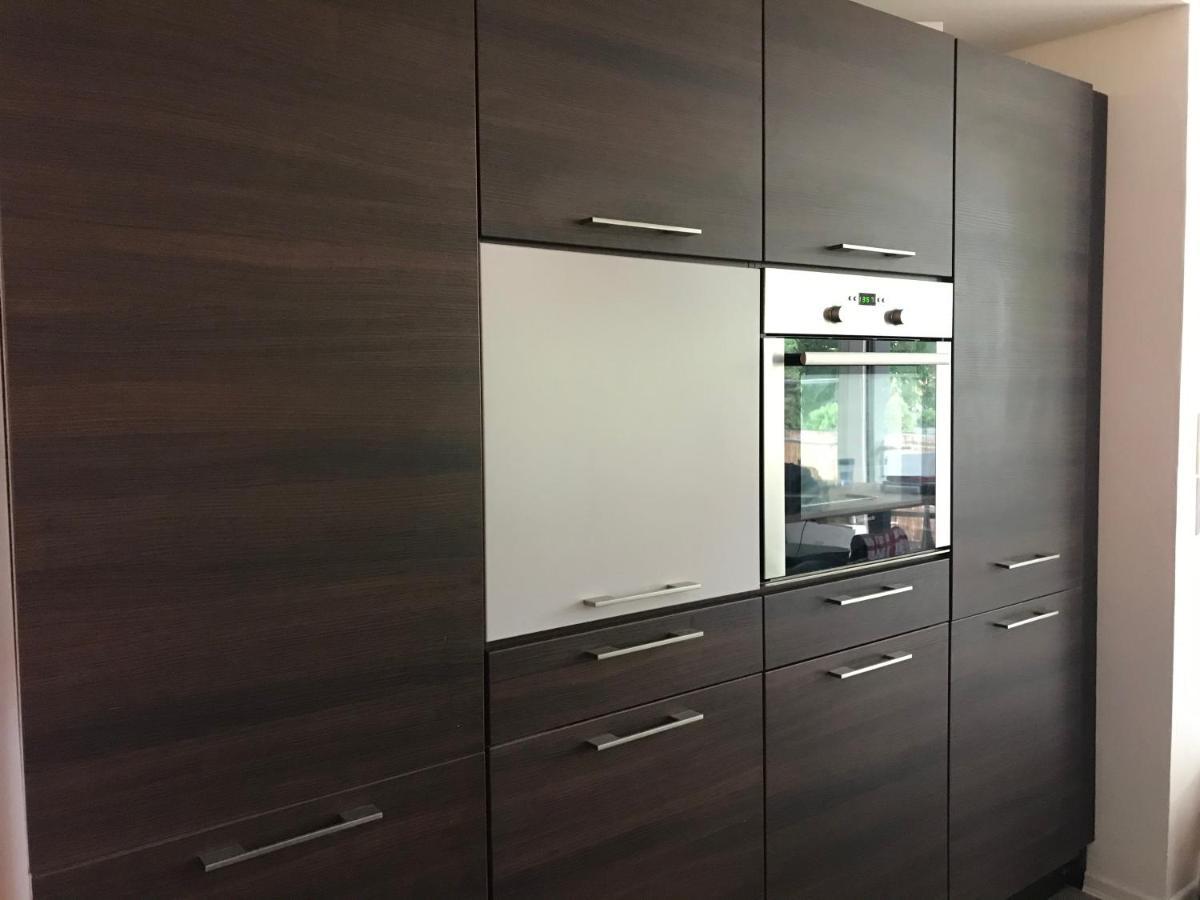 Grosse & Voll Ausgestattete Apartments, Studios, Doppelzimmer, Workspace, Parkplatz, Netflix, Prime & Schnelles Wifi In Ruhiger Lage Mit Garten รูโดลชตัดท์ ภายนอก รูปภาพ