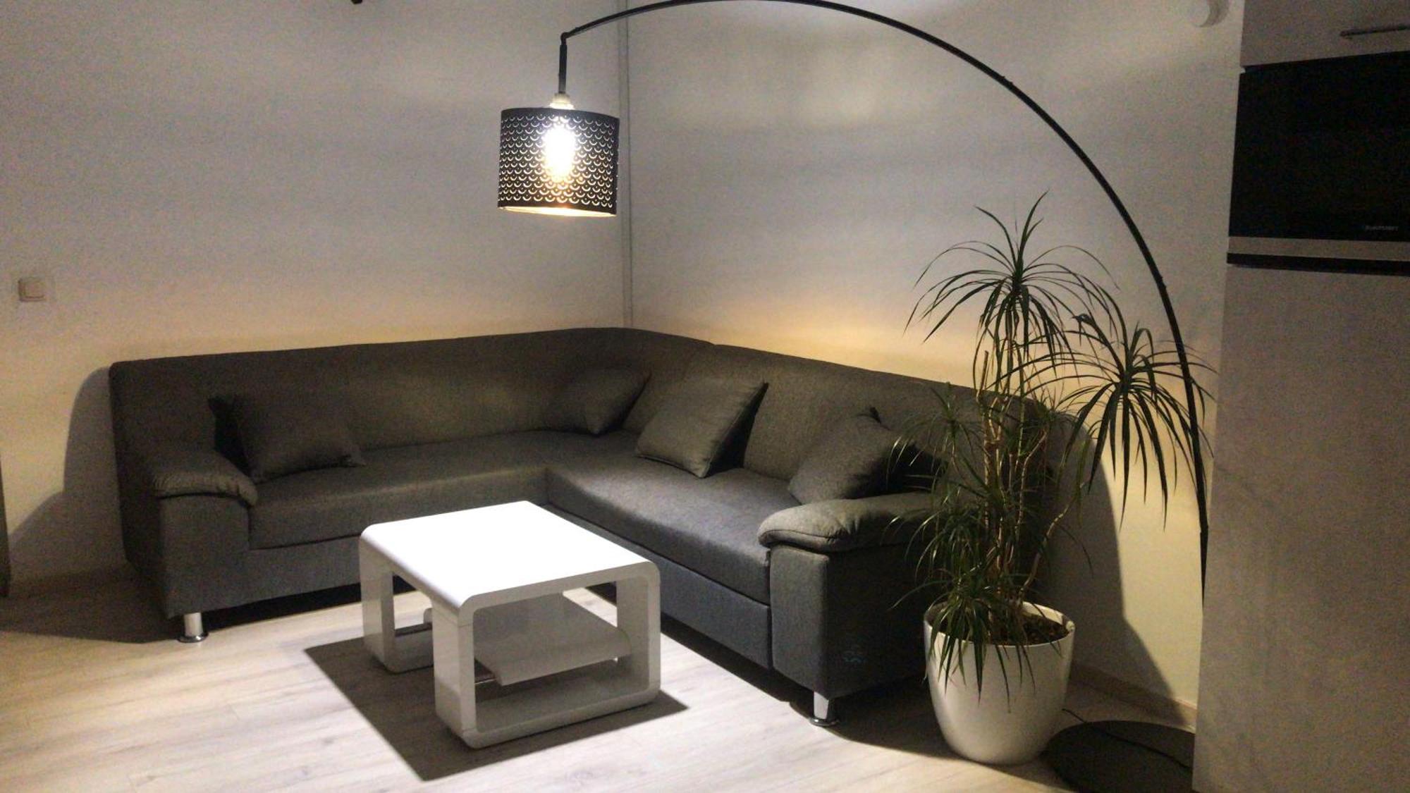 Grosse & Voll Ausgestattete Apartments, Studios, Doppelzimmer, Workspace, Parkplatz, Netflix, Prime & Schnelles Wifi In Ruhiger Lage Mit Garten รูโดลชตัดท์ ภายนอก รูปภาพ