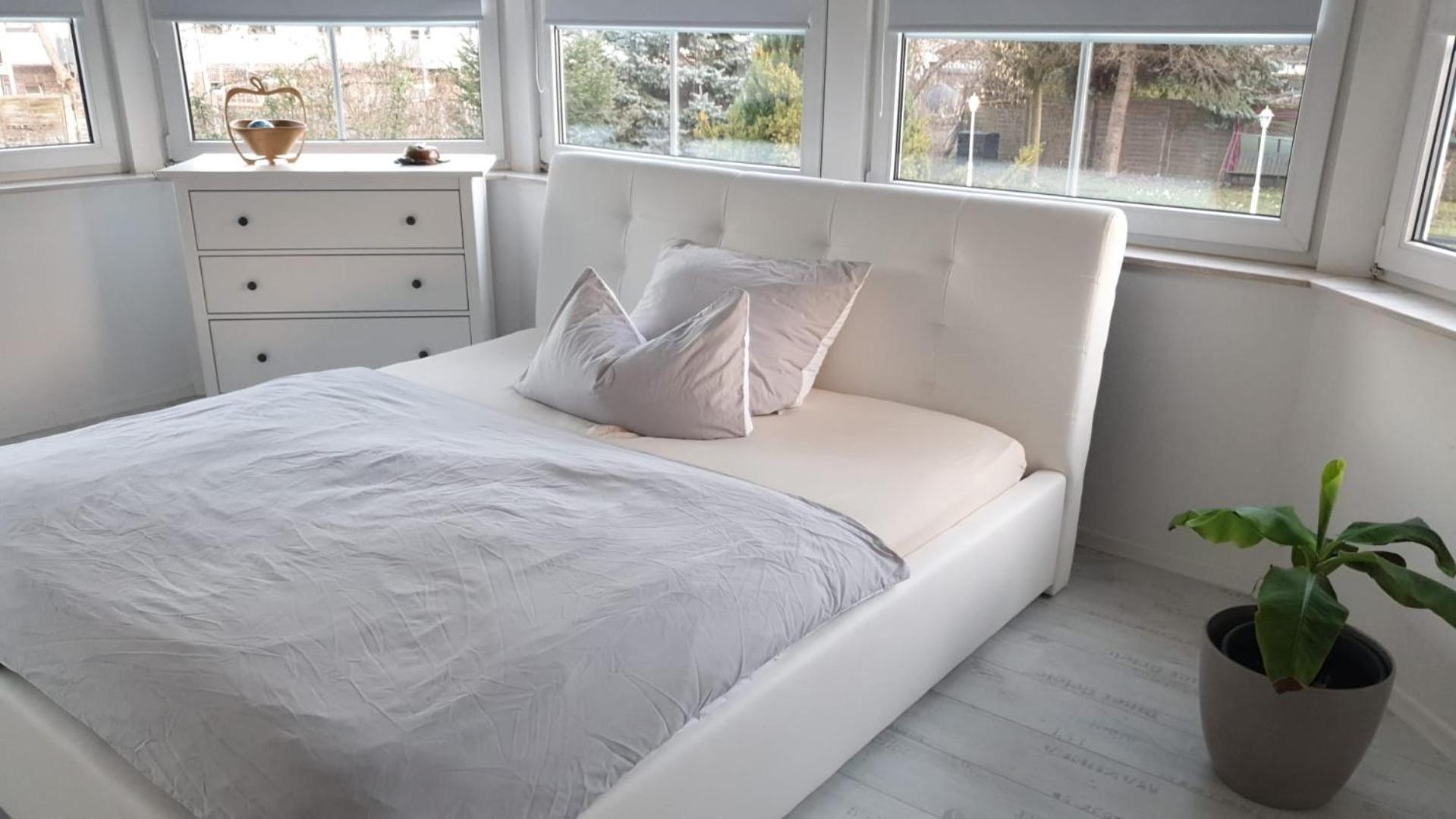 Grosse & Voll Ausgestattete Apartments, Studios, Doppelzimmer, Workspace, Parkplatz, Netflix, Prime & Schnelles Wifi In Ruhiger Lage Mit Garten รูโดลชตัดท์ ภายนอก รูปภาพ