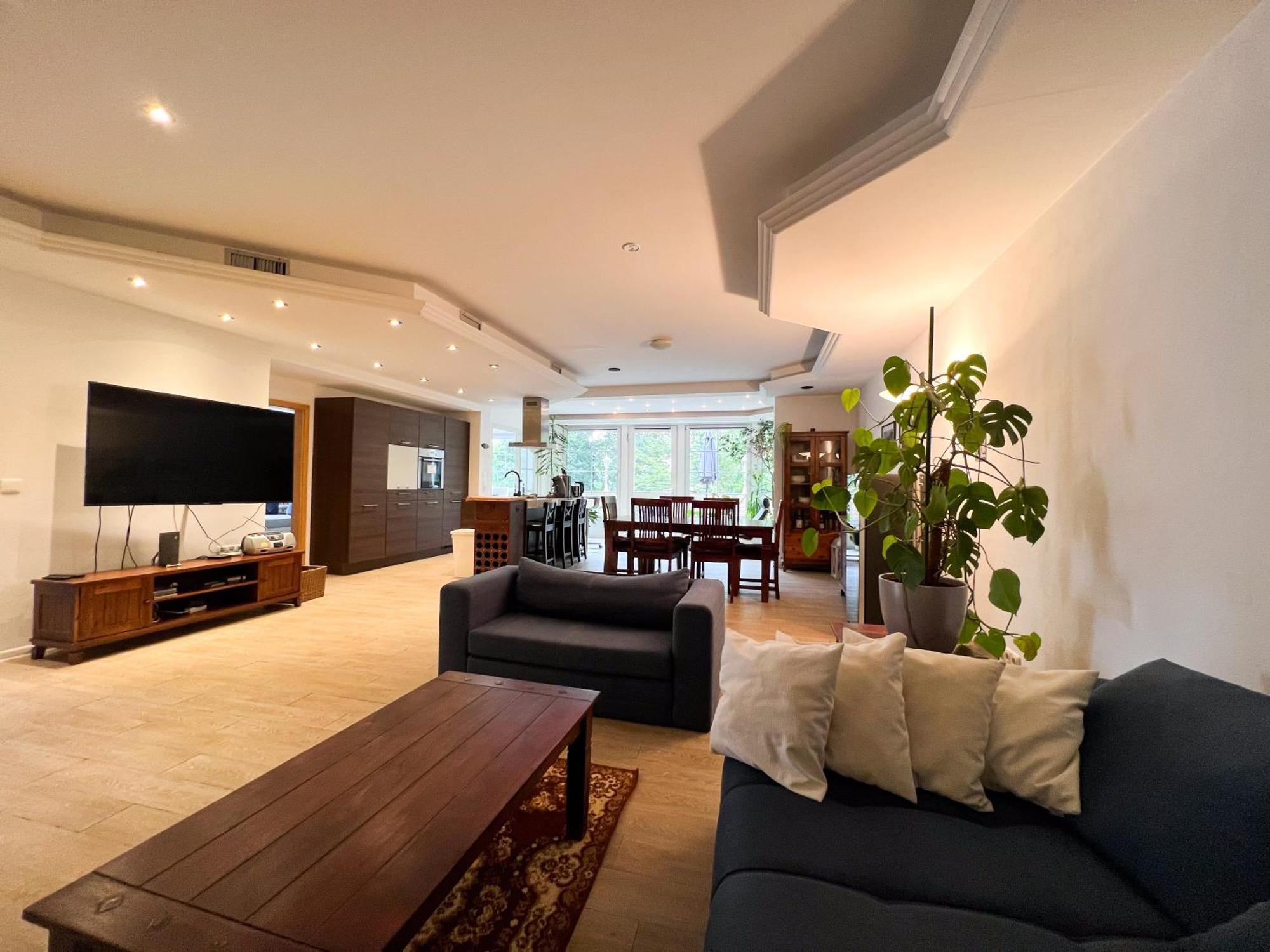 Grosse & Voll Ausgestattete Apartments, Studios, Doppelzimmer, Workspace, Parkplatz, Netflix, Prime & Schnelles Wifi In Ruhiger Lage Mit Garten รูโดลชตัดท์ ภายนอก รูปภาพ
