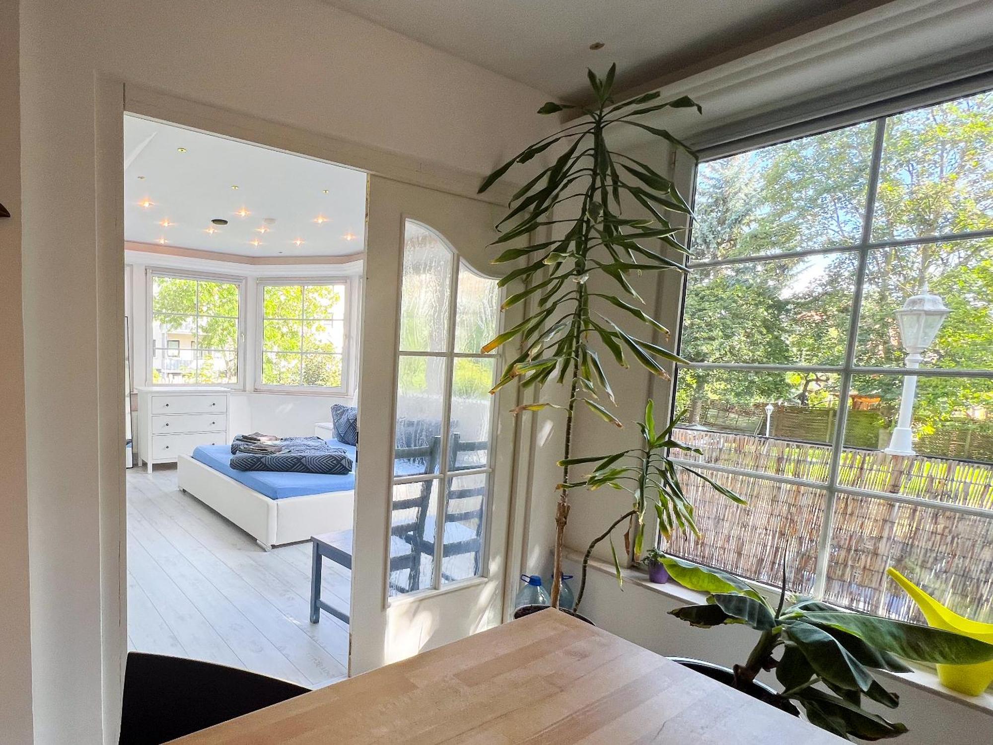 Grosse & Voll Ausgestattete Apartments, Studios, Doppelzimmer, Workspace, Parkplatz, Netflix, Prime & Schnelles Wifi In Ruhiger Lage Mit Garten รูโดลชตัดท์ ภายนอก รูปภาพ