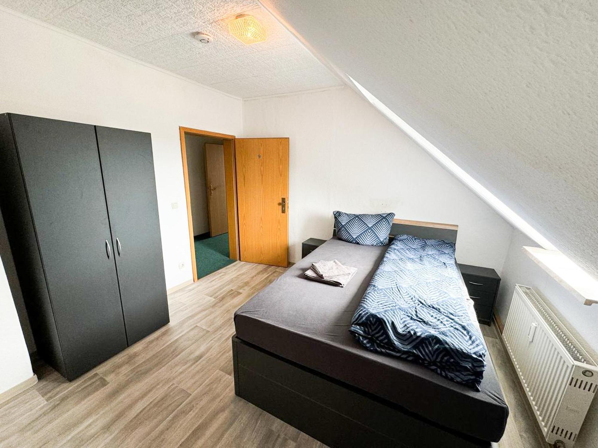 Grosse & Voll Ausgestattete Apartments, Studios, Doppelzimmer, Workspace, Parkplatz, Netflix, Prime & Schnelles Wifi In Ruhiger Lage Mit Garten รูโดลชตัดท์ ห้อง รูปภาพ